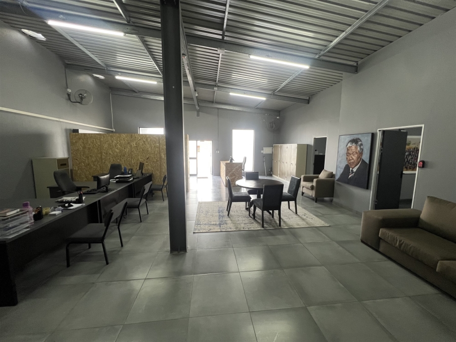 Commercial Property for Sale in Vincent Eastern Cape